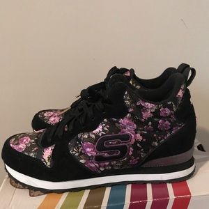 Skechers Originals sneakers. New!